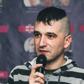 Отар Довженко