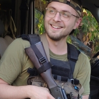 Петро Жеруха про шлях від музиканта до військовослужбовця, про гомофобію в армії та про те, як зробити камінгаут перед по_братимами