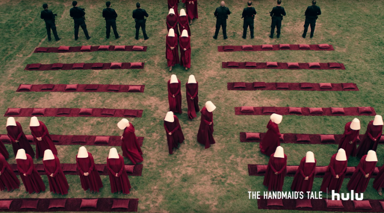 Чому кожній і кожному варто подивитися серіал "The Handmaid's Tale"